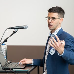 Bruno Barrionuevo presenting 1st workshops at Synergy days 2025